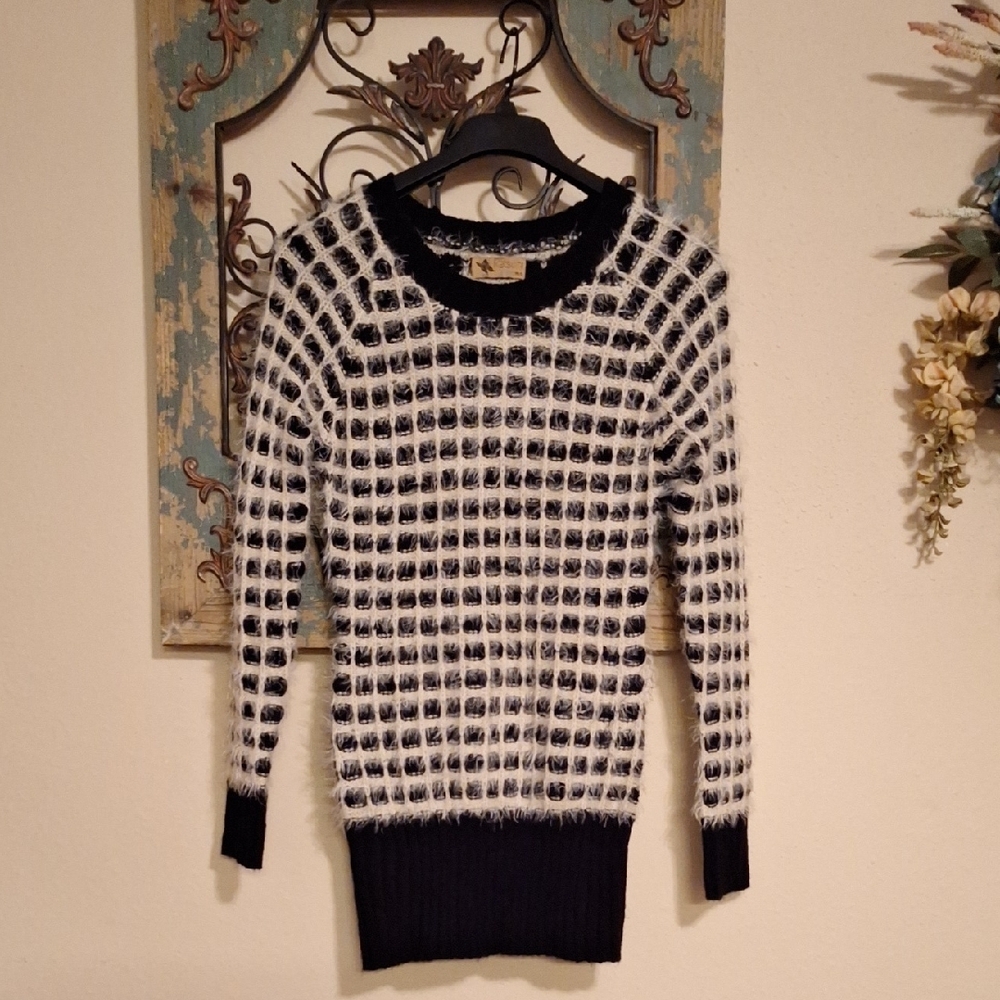 Katsumi Geometric Black & White Crew Neck Sweater. NWOT Size M/L - Picture 1 of 9
